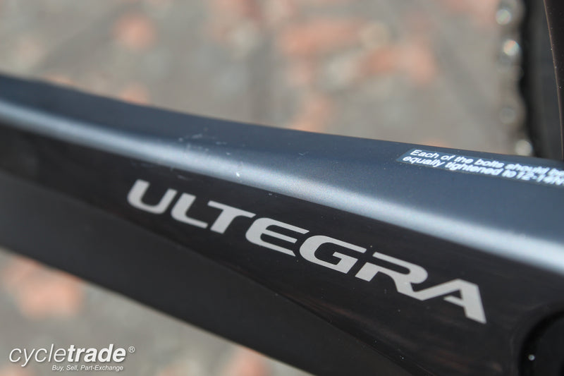 Carbon Road Bike- Trek Domane 5.2 Compact Ultegra 52cm 7.52kg- Lightly Used