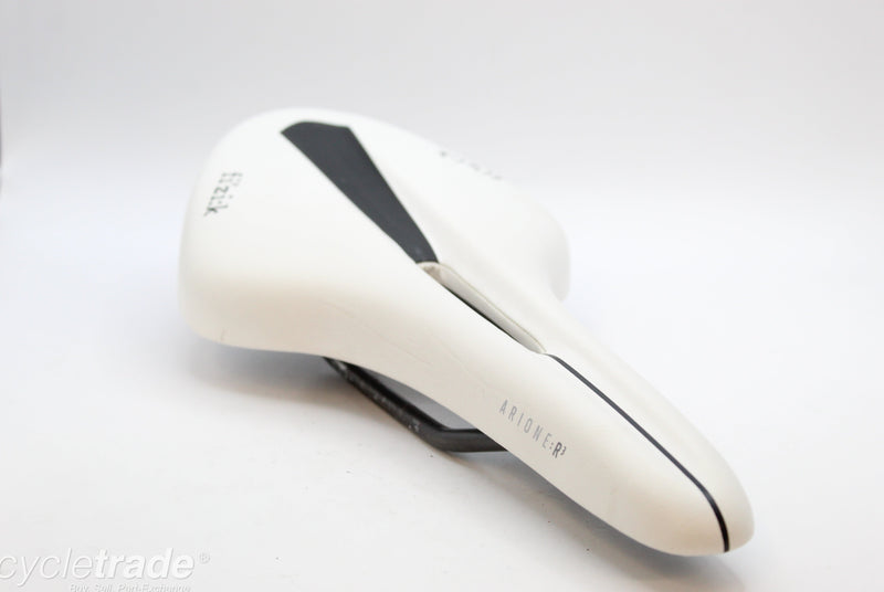Saddle - Fizik Arione R3 Open 300x142mm K'ium - Very lightly Used
